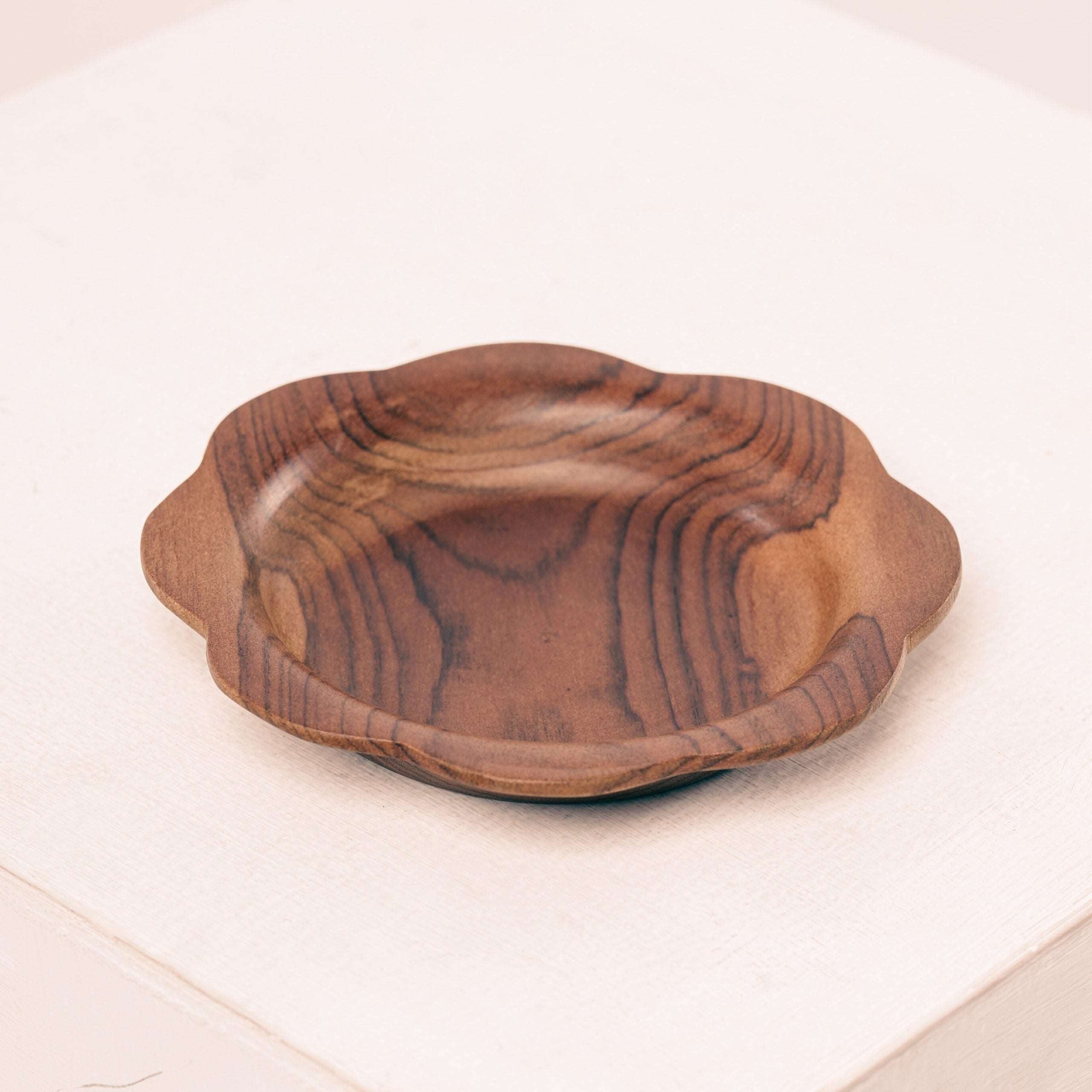 Wooden Scalloped Plate